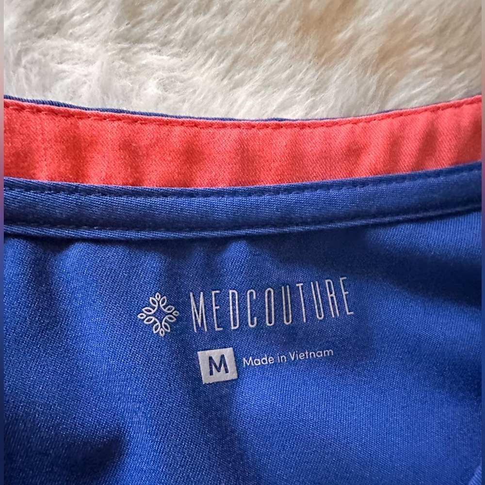 Scrubs Set - Picture 3 of 10